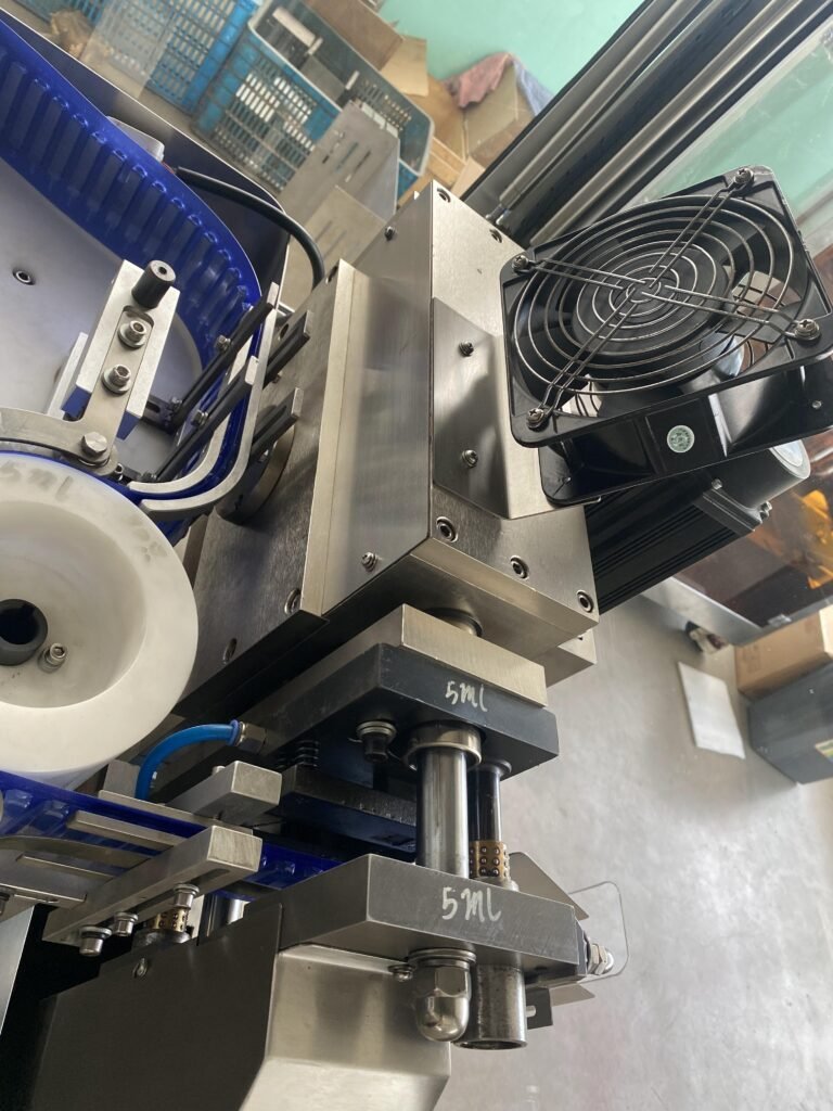 The punching station of the machine