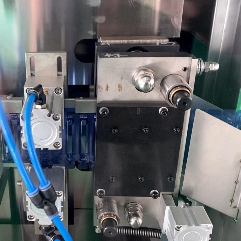 cutting station of the single-dose liquid filling and sealing machine